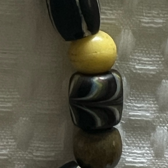 African trade bead bracelet black,green and yellow Authentic! - Picture 2 of 4